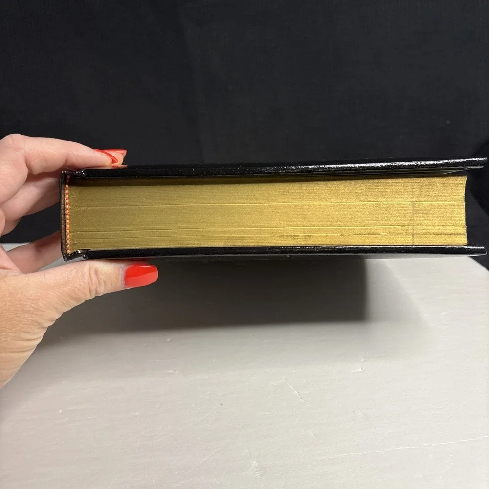 Vintage Regency Classic Family Holy Bible Thomas Nelson KJV Black Gold 709